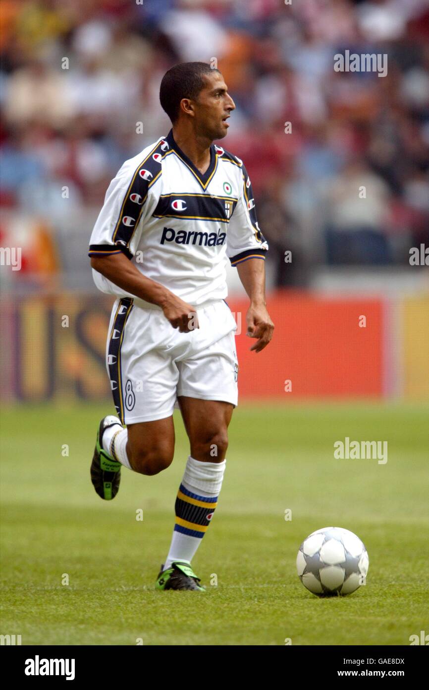 Soccer - Amsterdam Tournament - Barcelona v Parma. Parma's Sabri Lamouchi in action during the game against Barcelona Stock Photo