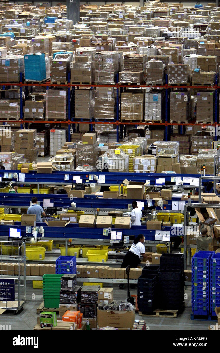 Amazon warehouse Milton Keynes Stock Photo Alamy