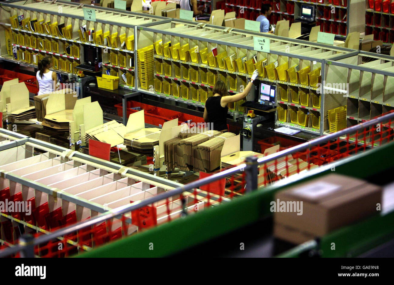 A general view of the Amazon.co.uk distribution centre near Milton Keynes. Stock Photo