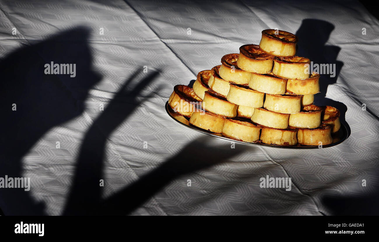 News scotland pies hi-res stock photography and images - Alamy