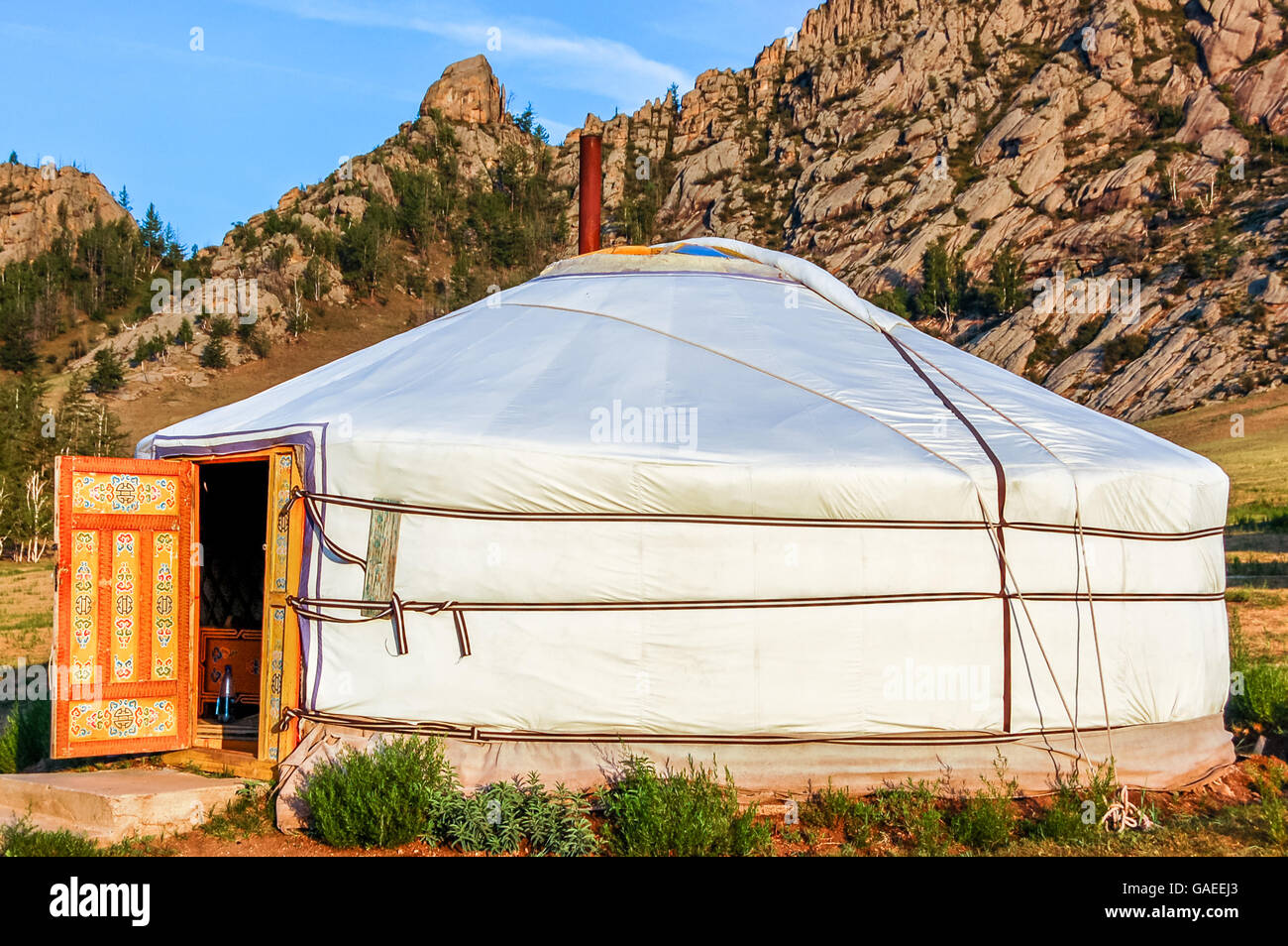 Mongolian yurt hi-res stock photography and images - Alamy