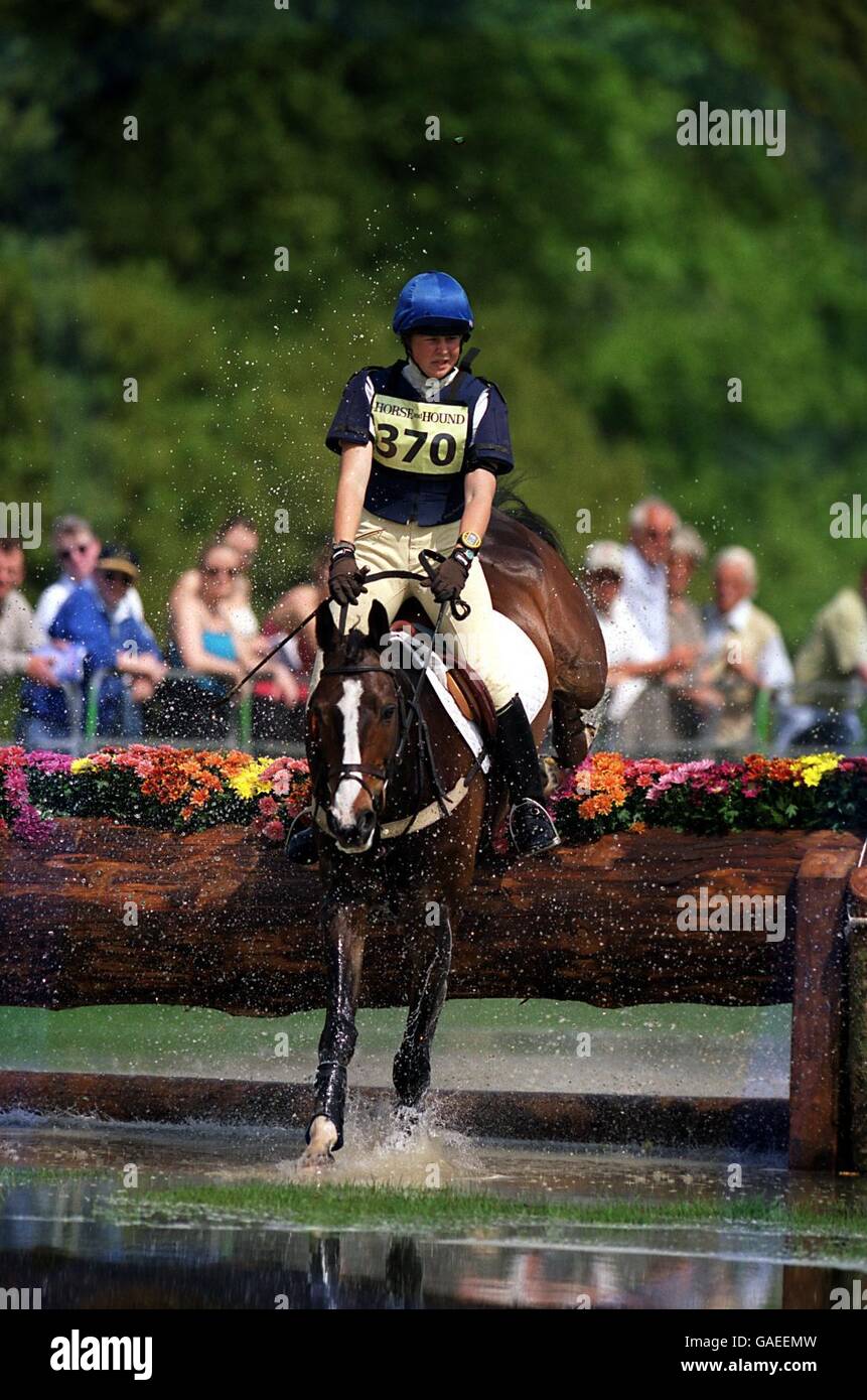 Equestrianism - Chatsworth Horse Trials. Victoria Brewer takes a jump on Nuit St George Stock Photo