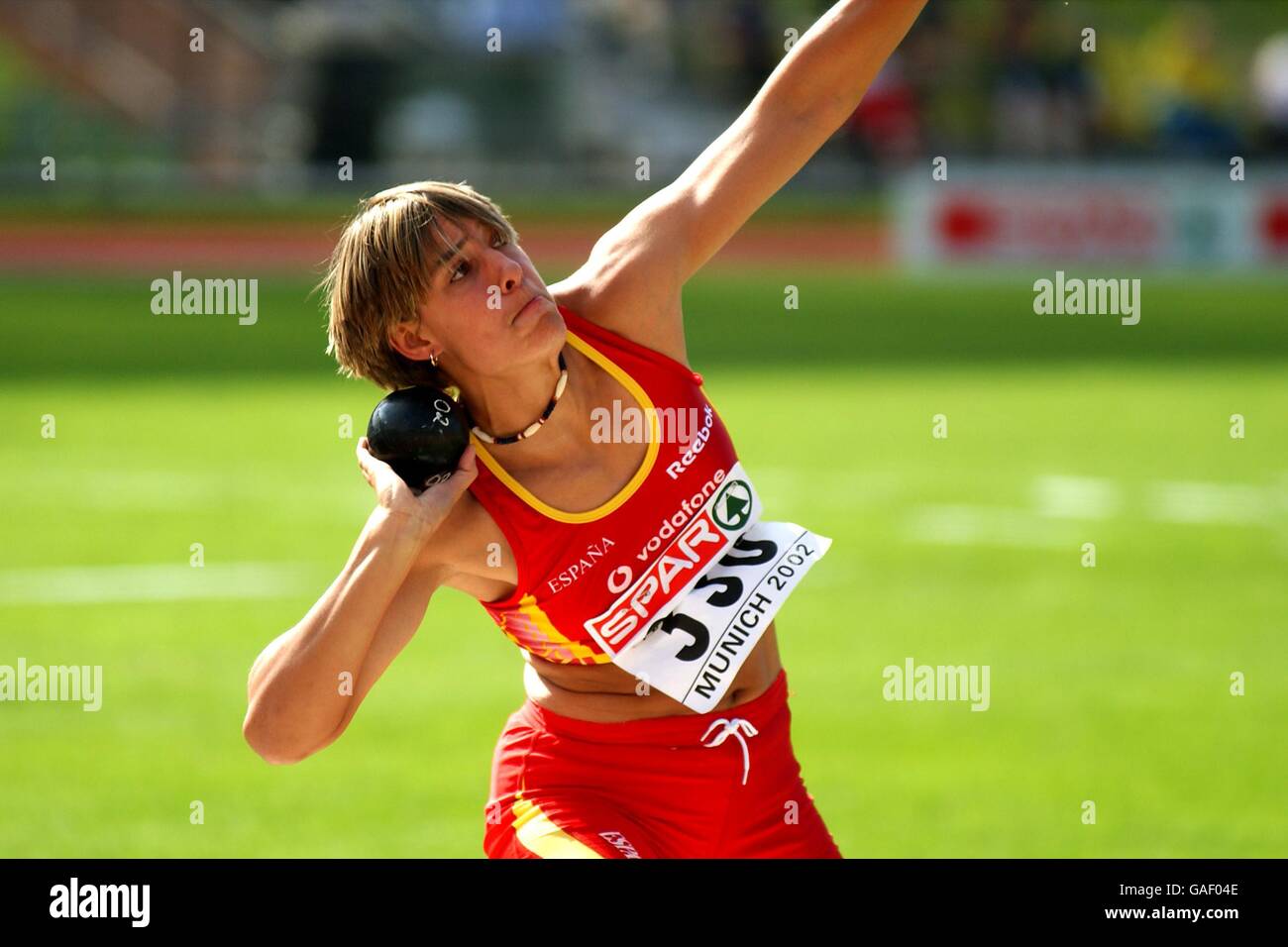 Athletics - European Athletics Championships - Munich 2002 - Women's Heptathlon - Shot Put. Spain's Maria Peinado during the Shot Put event in the Women's Heptathlon Stock Photo