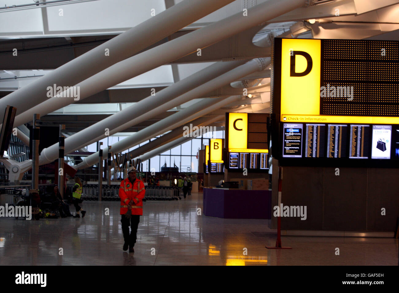 New Terminal Heathrow Airport High Resolution Stock Photography and ...