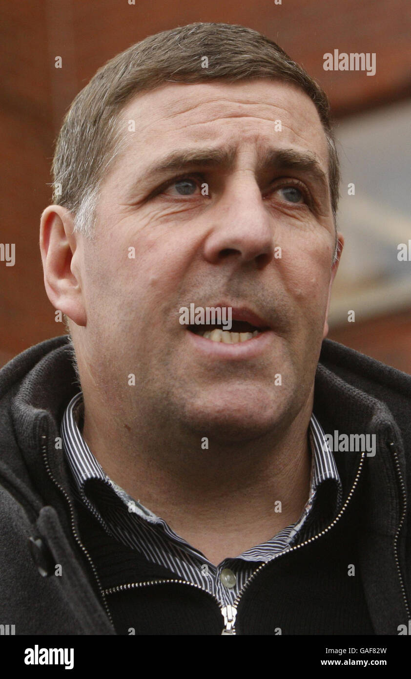 Following death phil odonnell hires stock photography and images Alamy