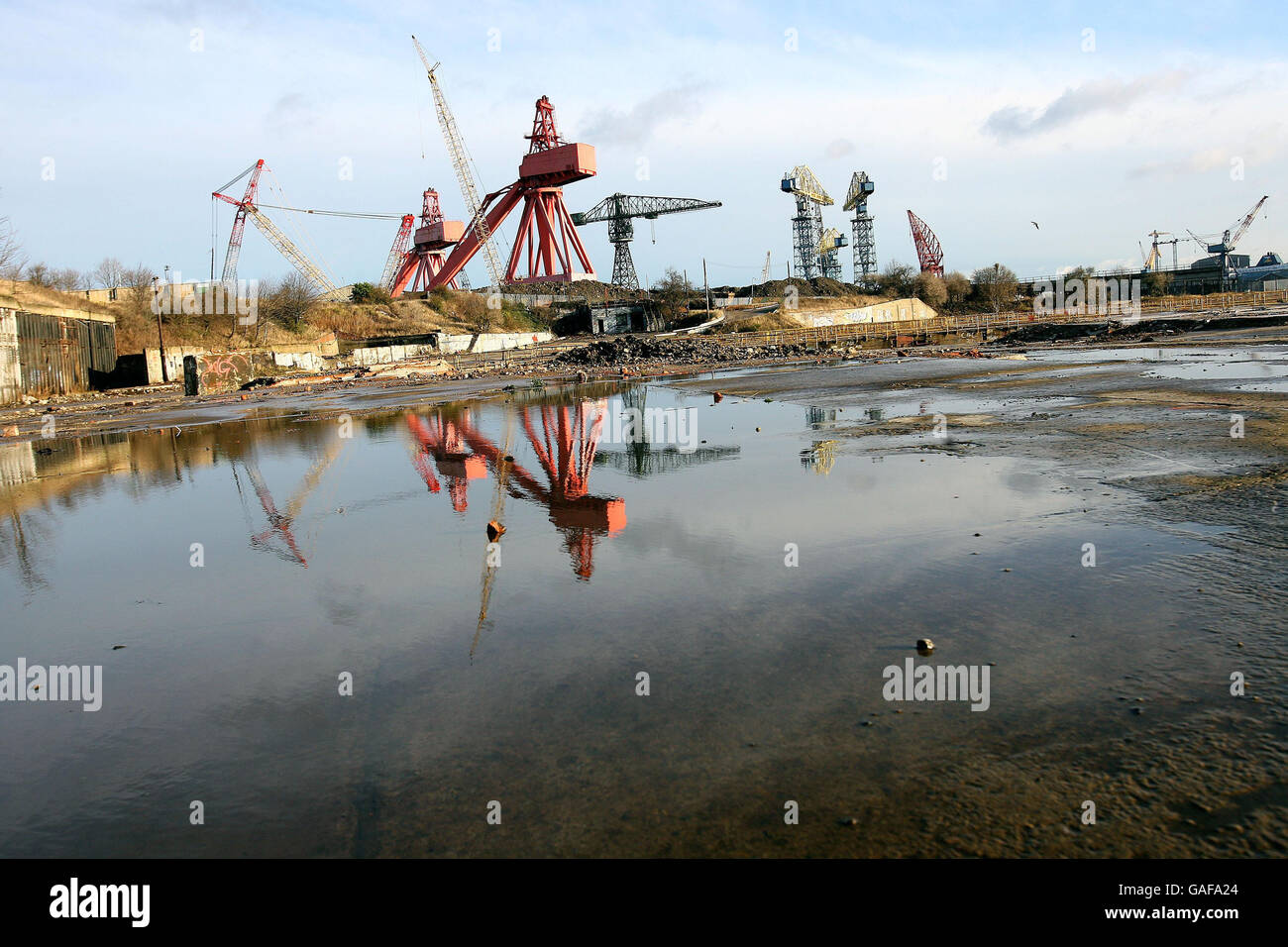 Swan hunter shipyard hires stock photography and images Alamy