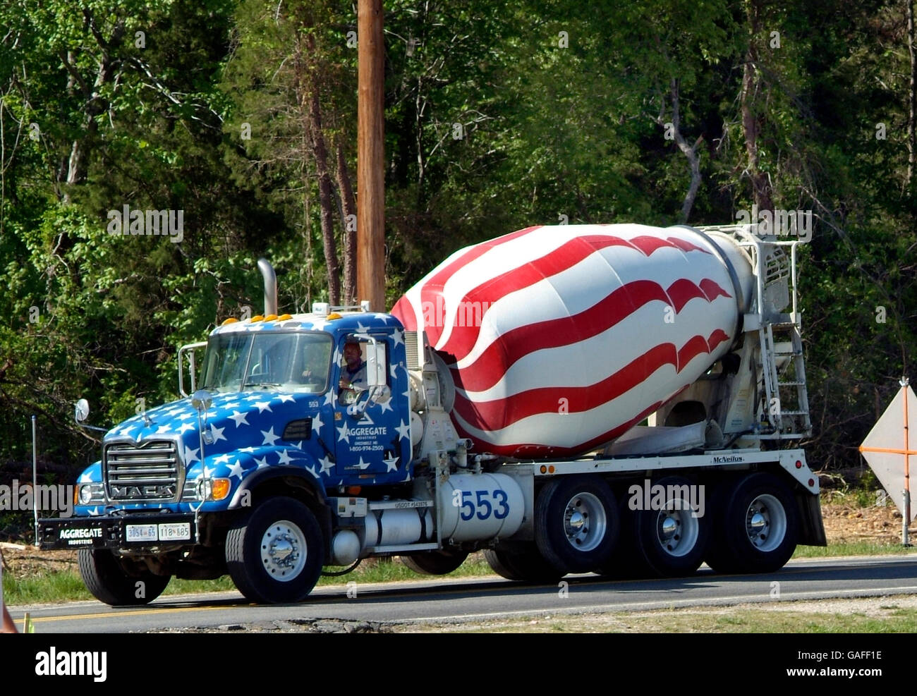 Cement truck hires stock photography and images Alamy