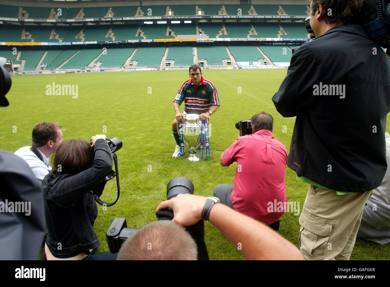 Prem Rugby Launch Premiership rugby trophy hi-res stock photography and images - Alamy