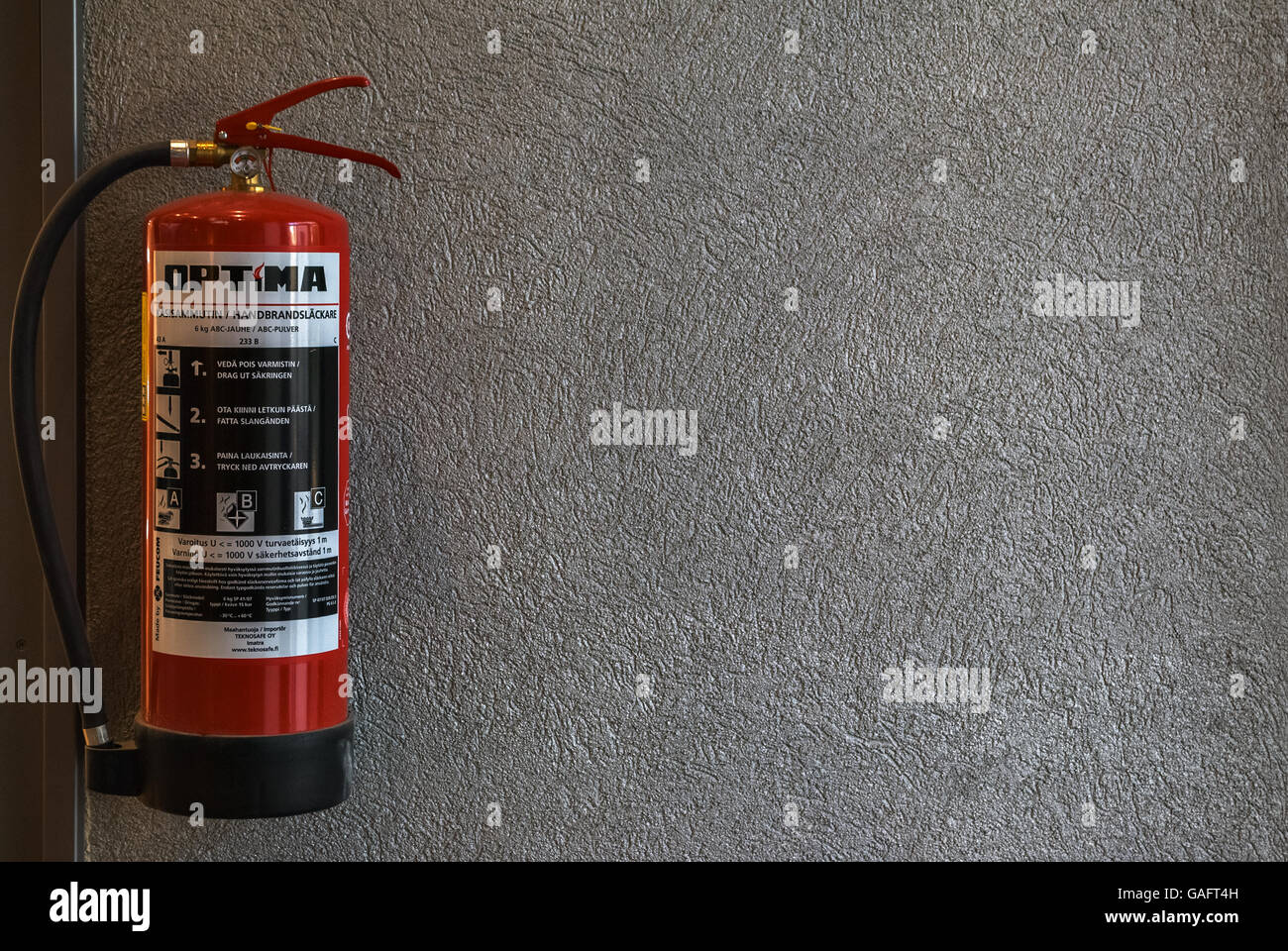 Page 3 - Fire Extinguisher Use High Resolution Stock Photography and Images  - Alamy