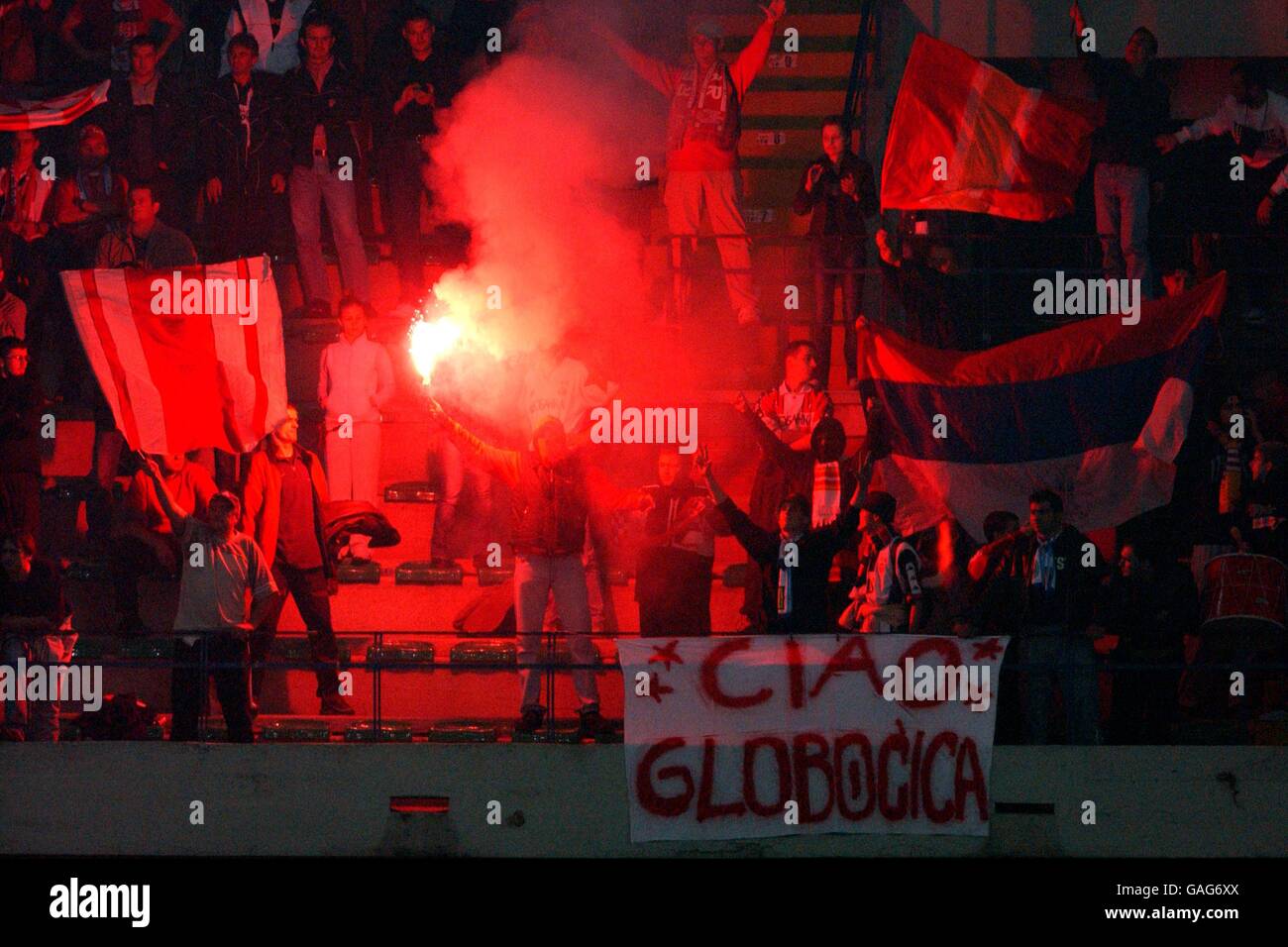 Crvena zvezda fans hi-res stock photography and images - Alamy