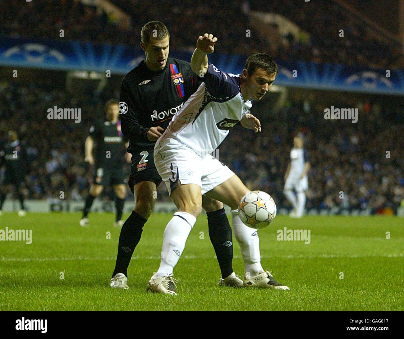 Soccer - UEFA Champions League - Group F - Olympique Lyonnais v Steaua  Bucuresti - Municipal Stade De Gerland Stock Photo - Alamy