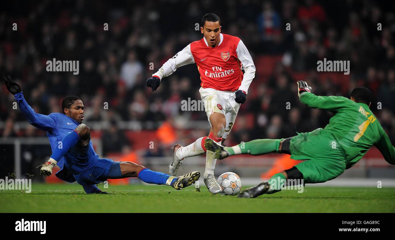 Soccer - UEFA Champions League - Group H - Arsenal v Steaua Bucharest -  Emirates Stadium Stock Photo - Alamy