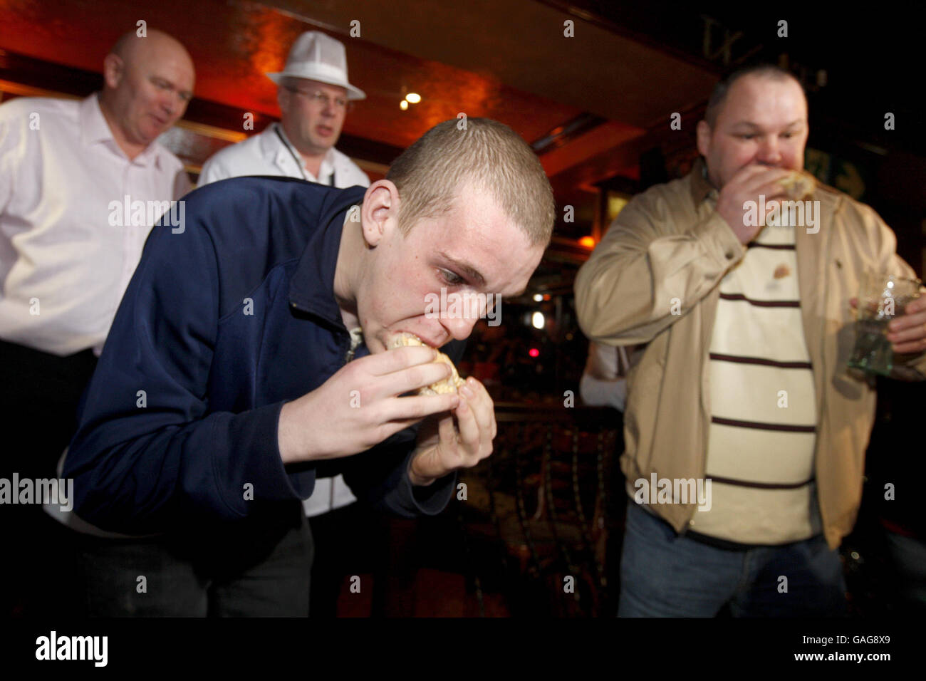 Winner world pie eating contest harrys bar hires stock photography and images Alamy