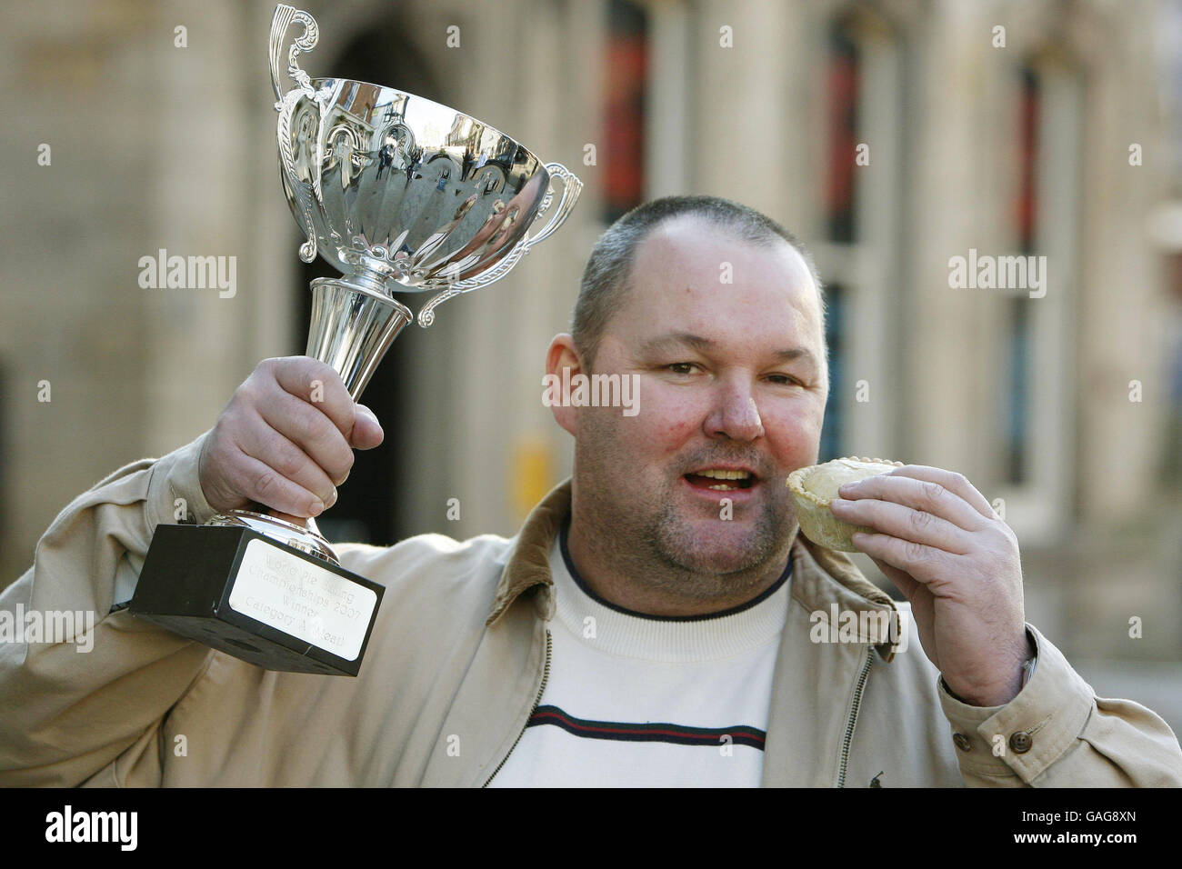 Winner world pie eating contest harrys bar hires stock photography and images Alamy