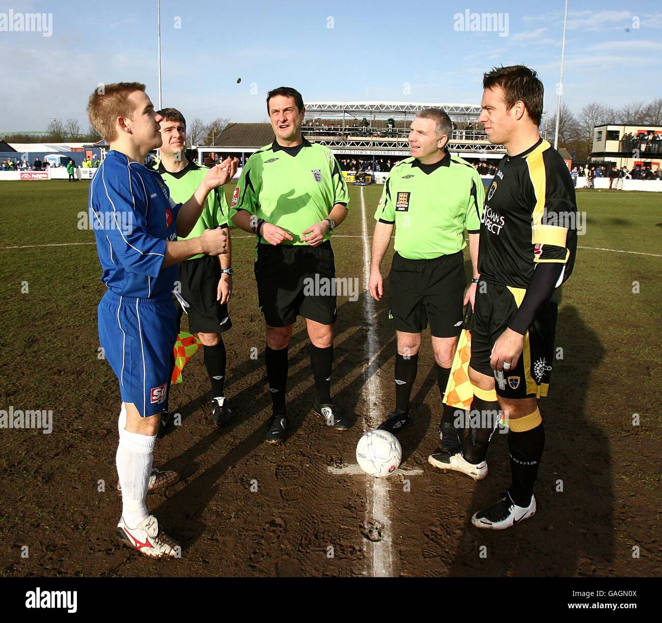 Coin toss game hires stock photography and images Alamy
