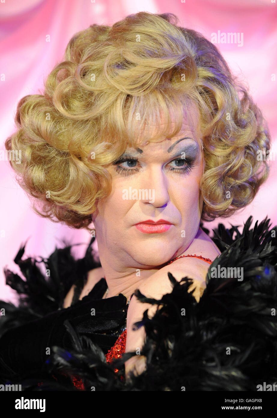 Actor douglas hodge during a photocall hires stock photography and