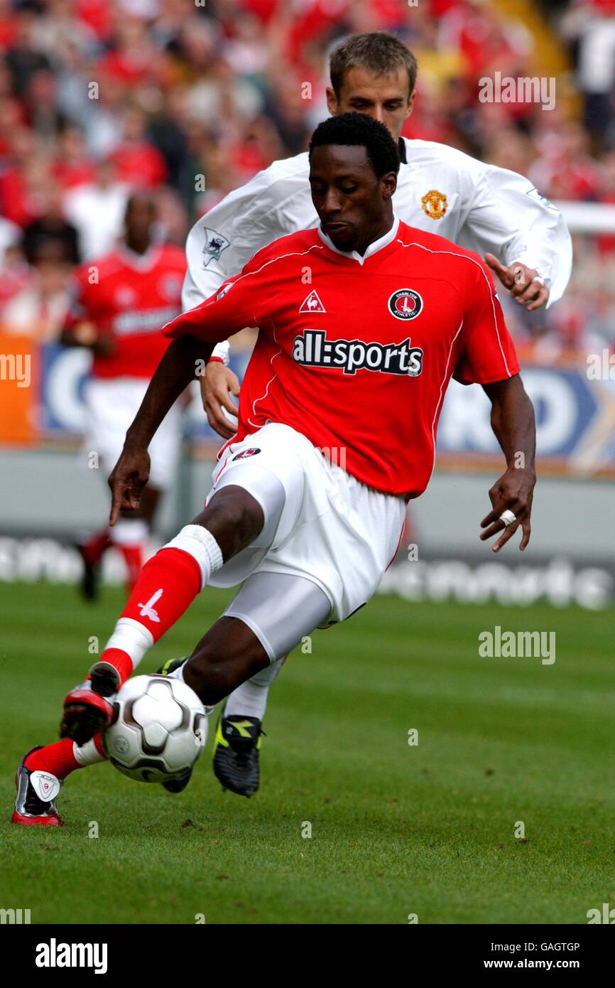 Soccer - FA Barclaycard Premiership - Charlton Athletic v Manchester United. Charlton Athletic's Jason euell under threat from Manchester United's Phil Neville Stock Photo