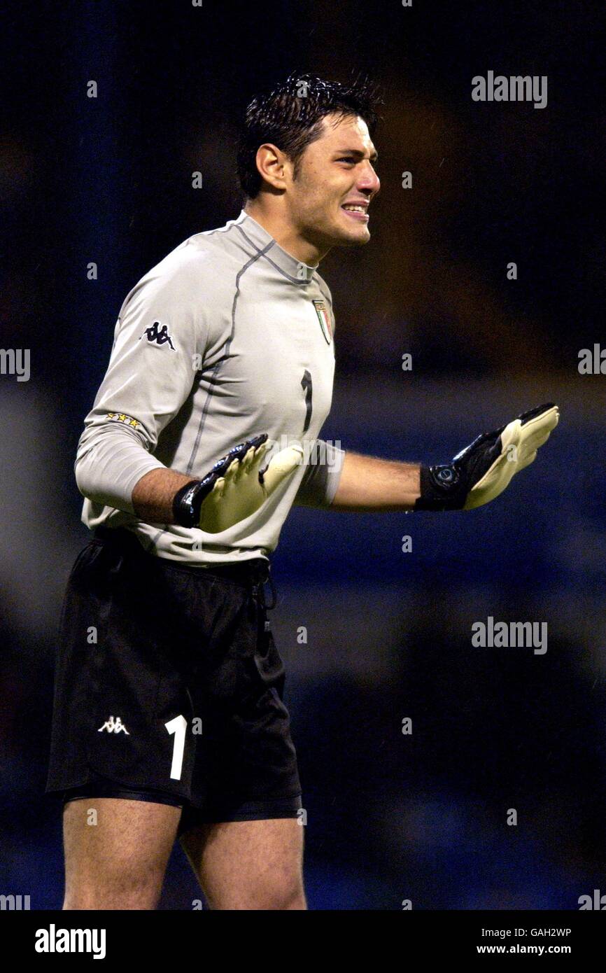 Soccer - European Under 21 Championships 2004 Qualifier - Group Nine - Wales v Italy. Marco Amelia, Italy Stock Photo