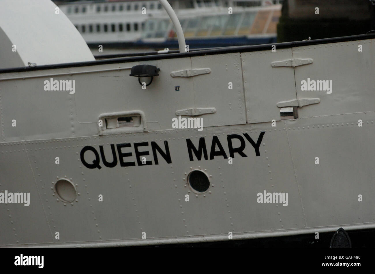 The TS Queen Mary floating restaurant/bar moored on the River Thames, alongside the Victoria Embankment. The Queen Mary was built in 1933 and she provided passenger excursion services on the Clyde. The Queen Mary gave her last cruise as an evening showboat from Largs to Rothesay in 1978. Stock Photo