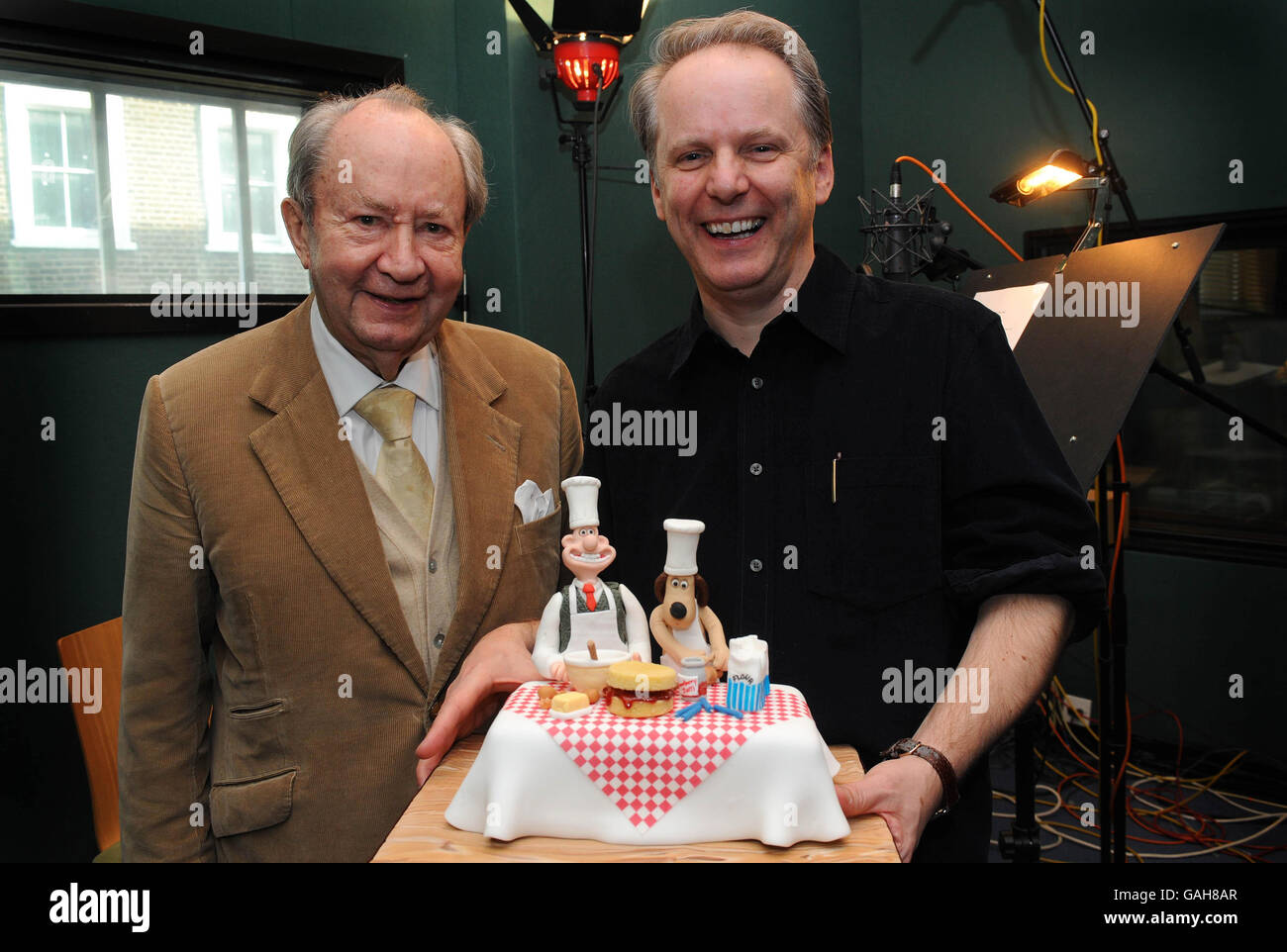 Peter Sallis 87th birthday during recording of Wallace and Gromit