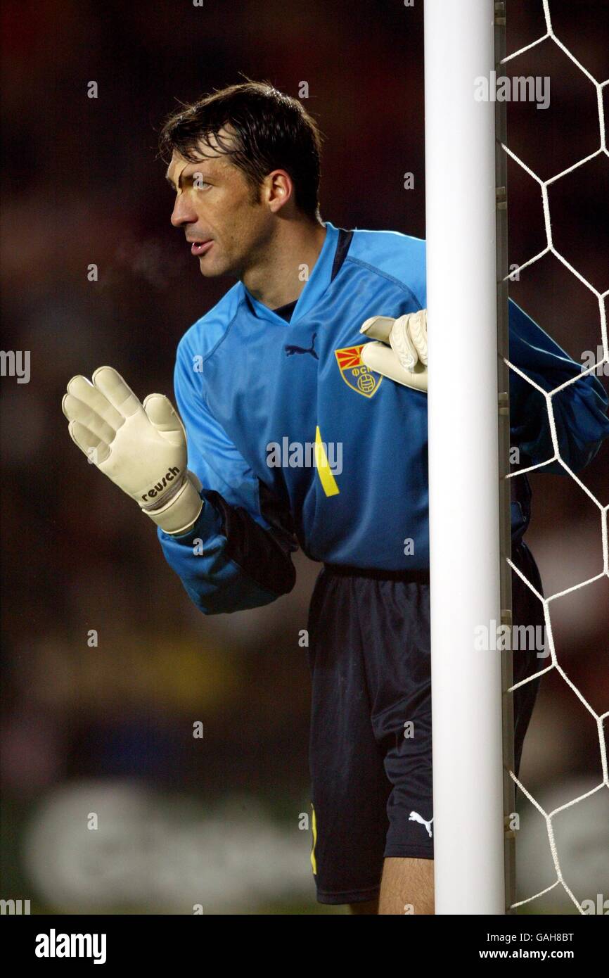 Soccer European Championships 2004 Qualifier Group Seven England