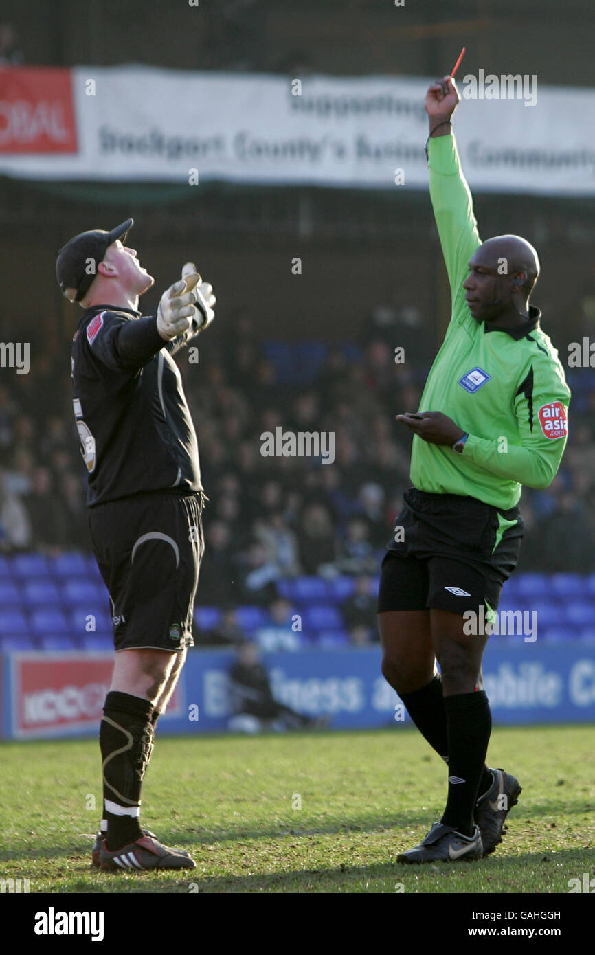 Uriah rennie red card hires stock photography and images Alamy