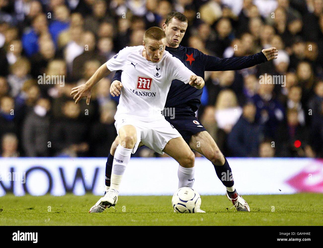 Soccer - UEFA Cup - Round Of 32 - Slavia Prague v Tottenham Hotspur -  Strahov Stadium Stock Photo - Alamy