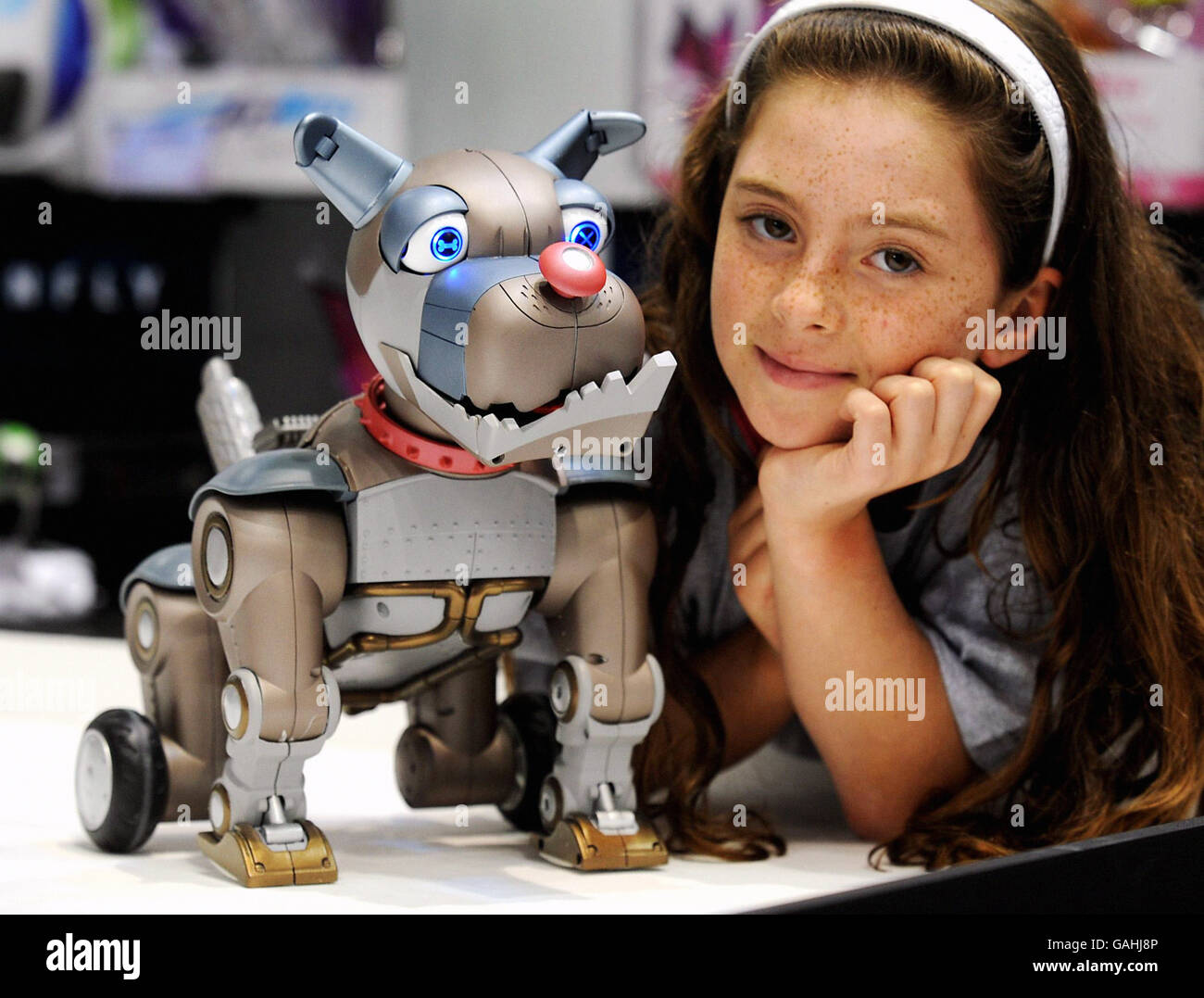 Заведем робот. Робот собака wowwee mini wrex. игрушки из 2008.