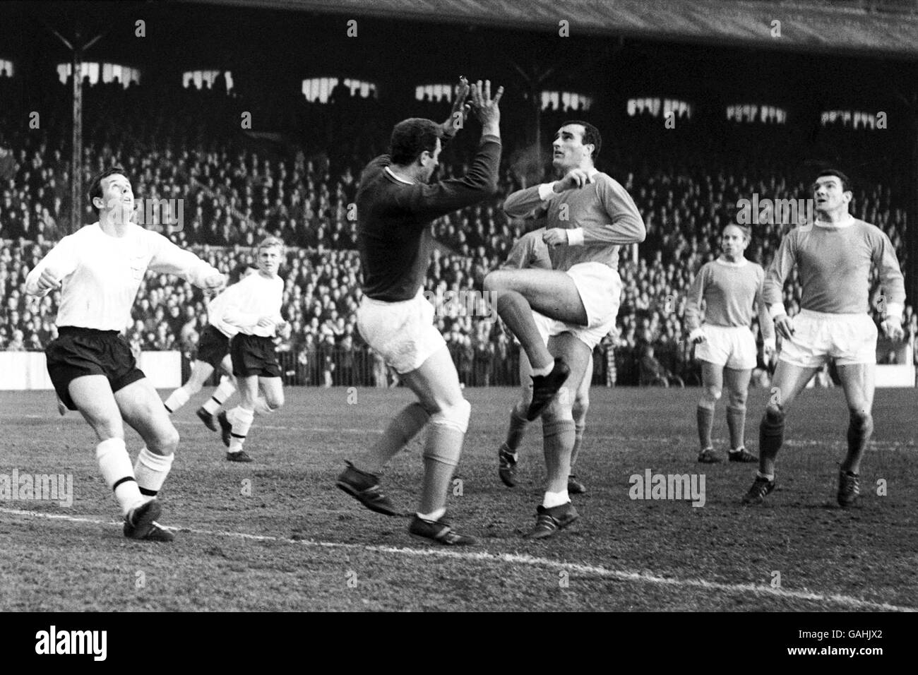 Uniteds noel cantwell hi-res stock photography and images - Alamy