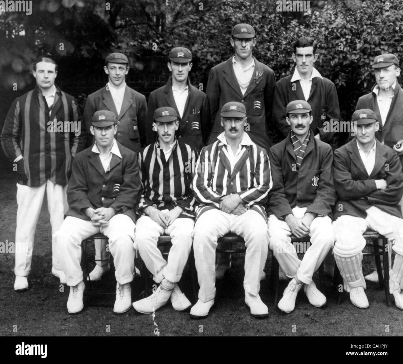 Middlesex, County Champions 1921: (back row, l-r) Richard Twining, Hugh Dales, Jack Hearne, Jack Durston, Arthur Tanner, Harry Lee; (front row, l-r) Patsy Hendren, Nigel Haig, Frank Mann, Hon Clarence Bruce, Joe Murrell Stock Photo