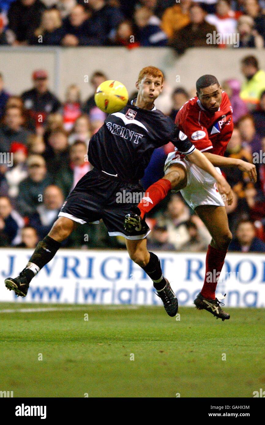 Nottingham Forest's Des Walker (r) and Brighton & Hove Albion's (l) Steven Sidwell battle for the ball Stock Photo