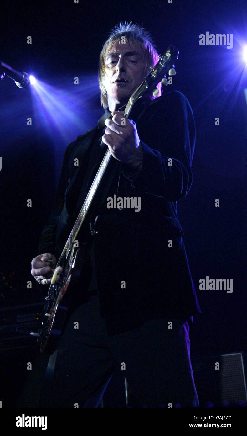 Crisis Consequences Concert - London Stock Photo - Alamy