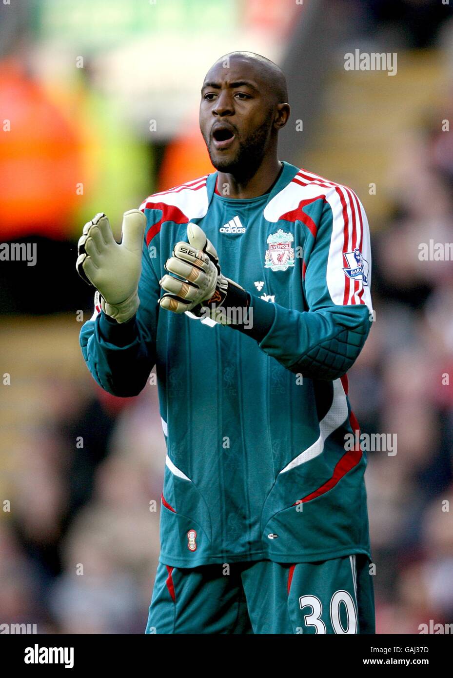 Soccer - FA Cup - Fourth Round - Liverpool v Havant and Waterlooville - Anfield. Charles Itandje, Liverpool Stock Photo