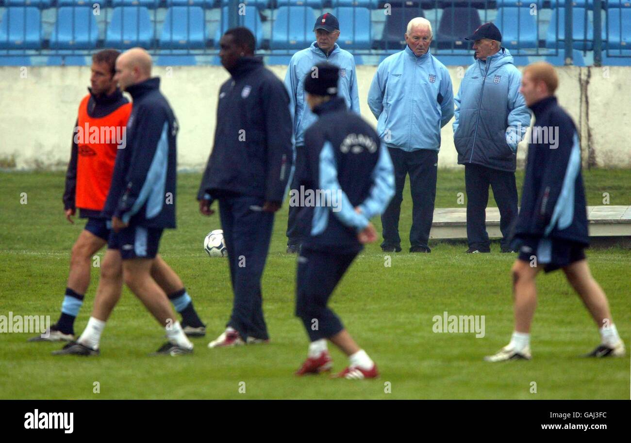 England's manager Sven Goran Eriksson watches his team during training ...