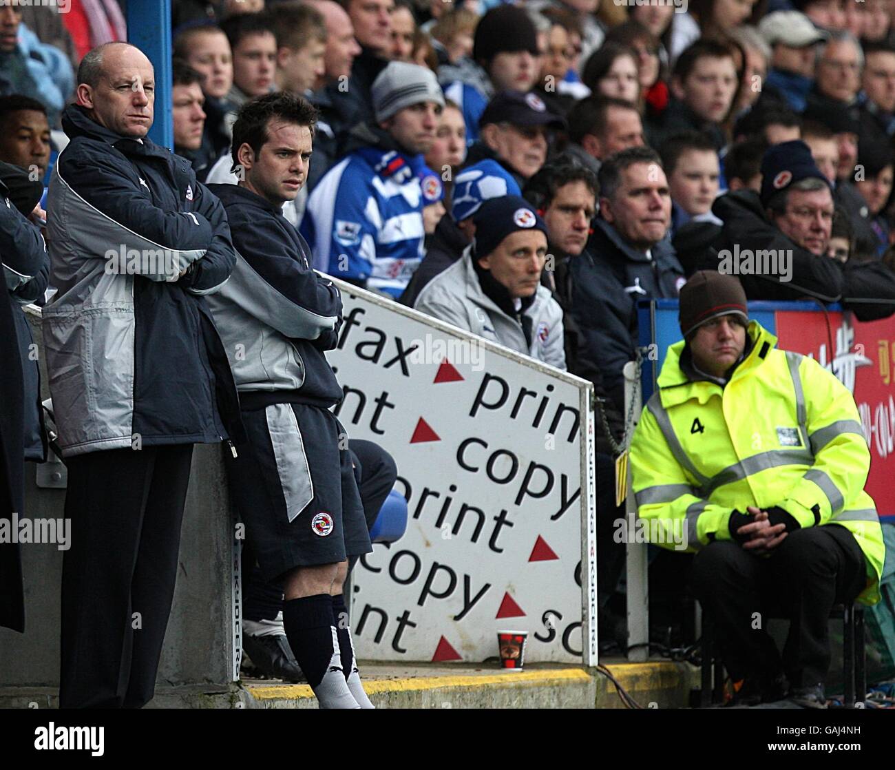 Reading Manager Reading manager steve coppel l on the touchline hi-res stock ...