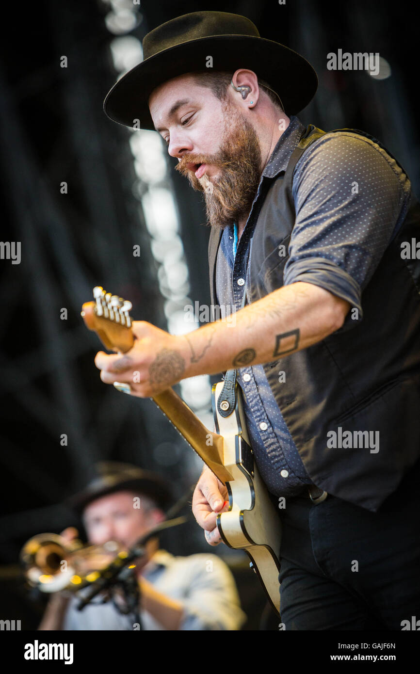Nathaniel rateliff 2016 hi-res stock photography and images - Alamy
