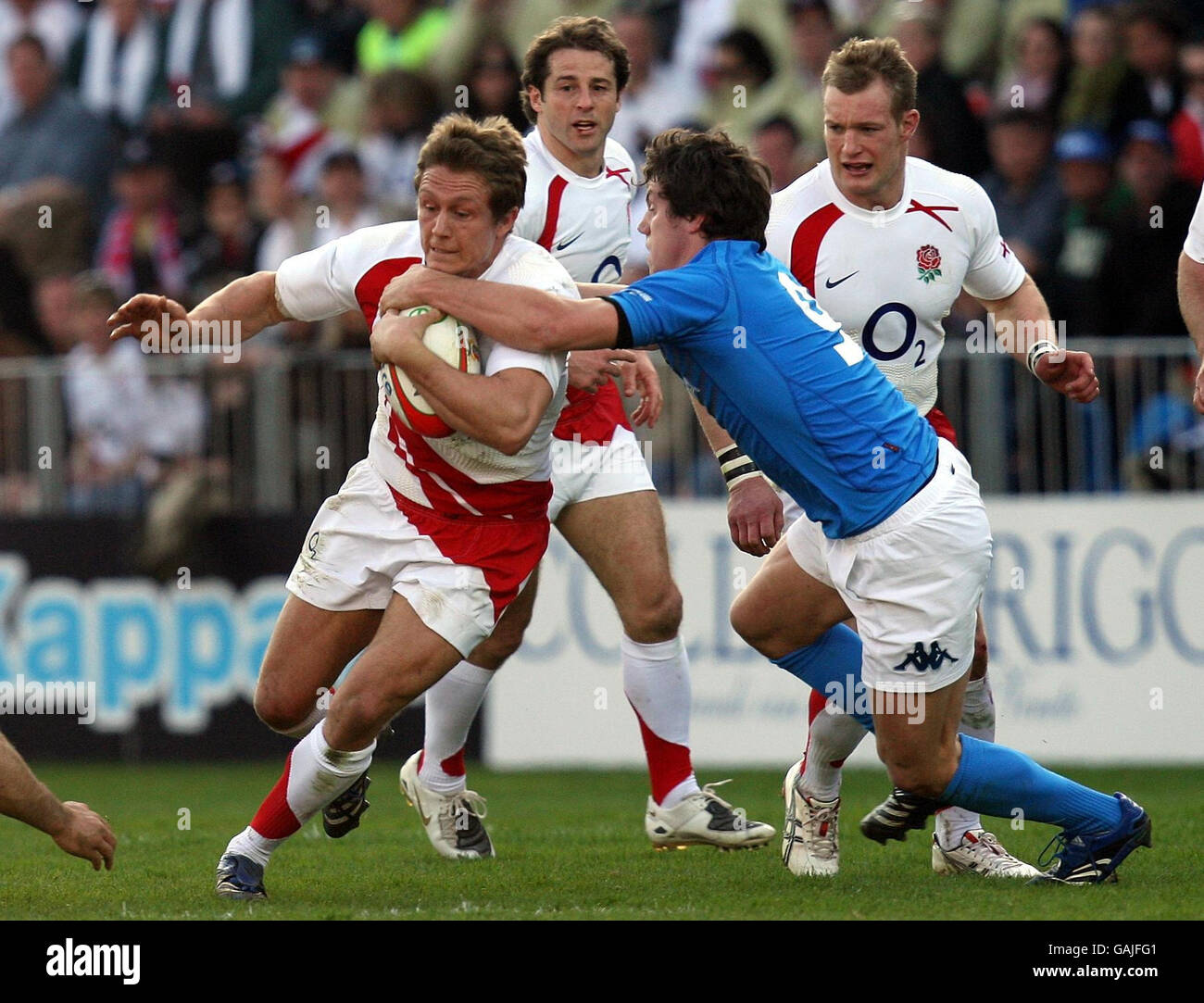 Rugby Union - RBS 6 Nations Championship 2008 - Italy v England - Stadio Flaminio. England's Jonny Wilkinson is tackled by Italy's Pietro Travagli during the RBS 6 Nations match at Stadio Flaminio, Rome, Italy. Stock Photo