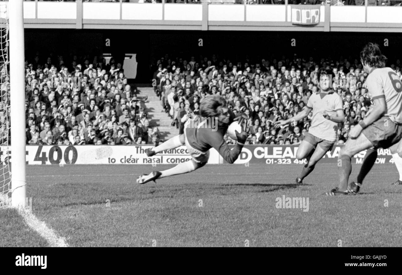 Soccer - Football League Division One - Queens Park Rangers v Everton Stock Photo