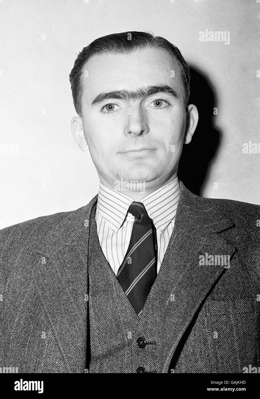 Reporter 1950s hi-res stock photography and images - Alamy