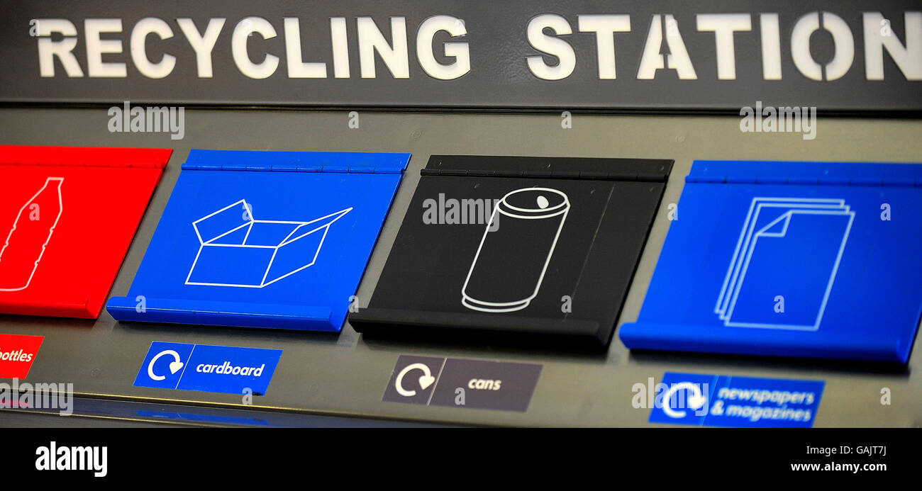 Recycling feature hi-res stock photography and images - Alamy