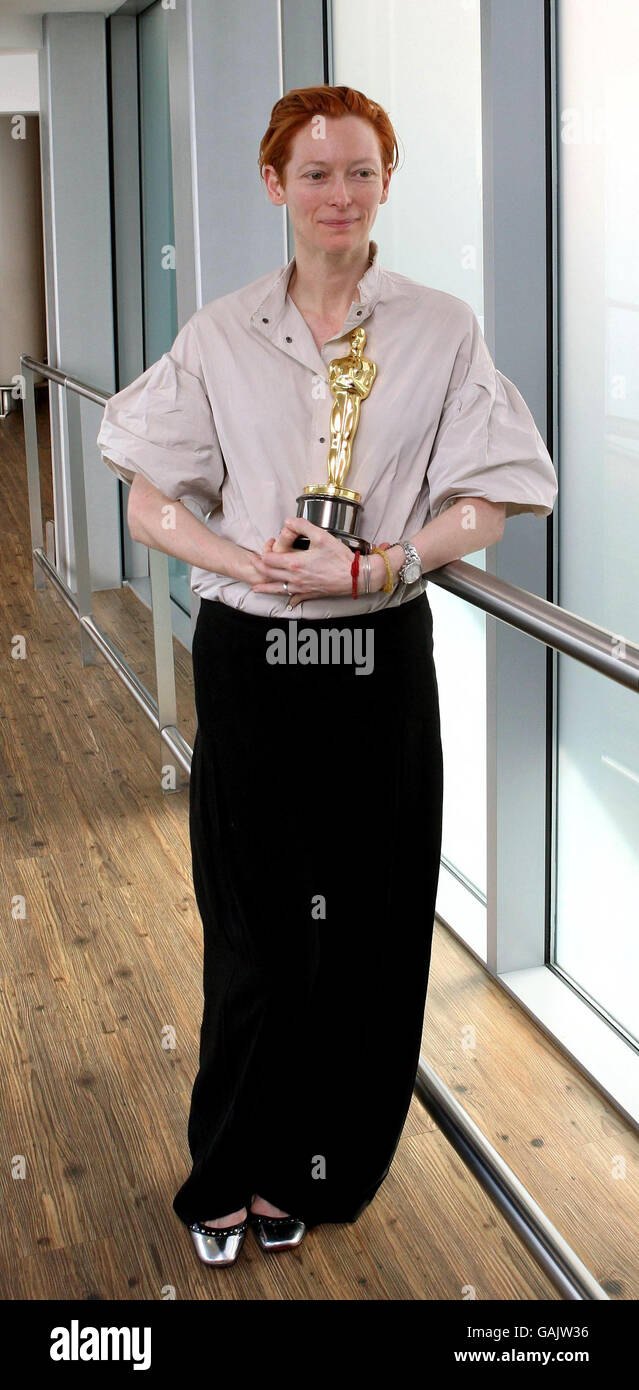 Tilda Swinton - winner of the Best Supporting Actress award at the Oscars, for her role in Michael Clayton - arrives back in the UK at Heathrow Airport. Stock Photo