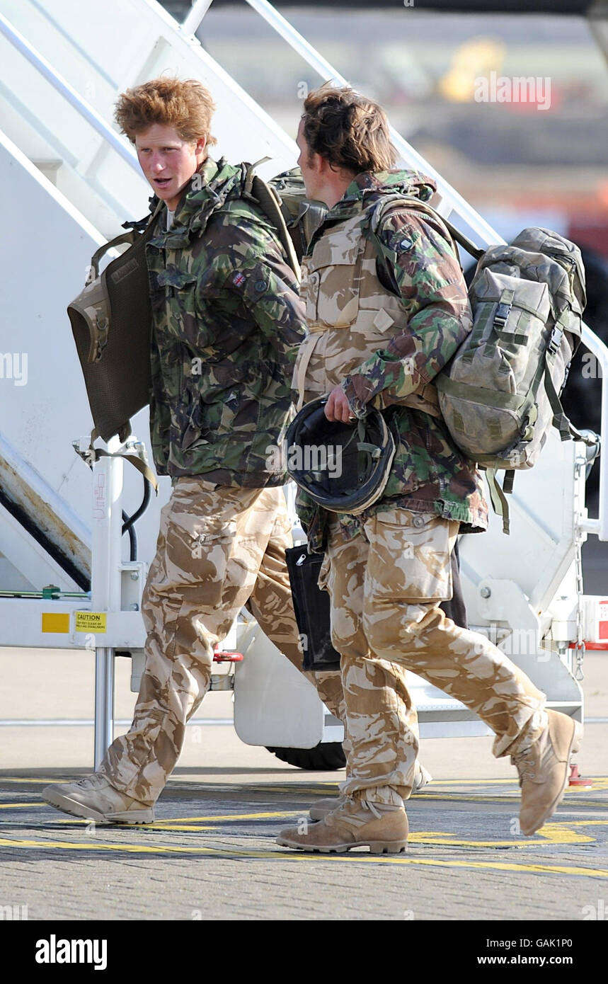 Prince Harry tour of duty in Afghanistan Stock Photo Alamy(02)