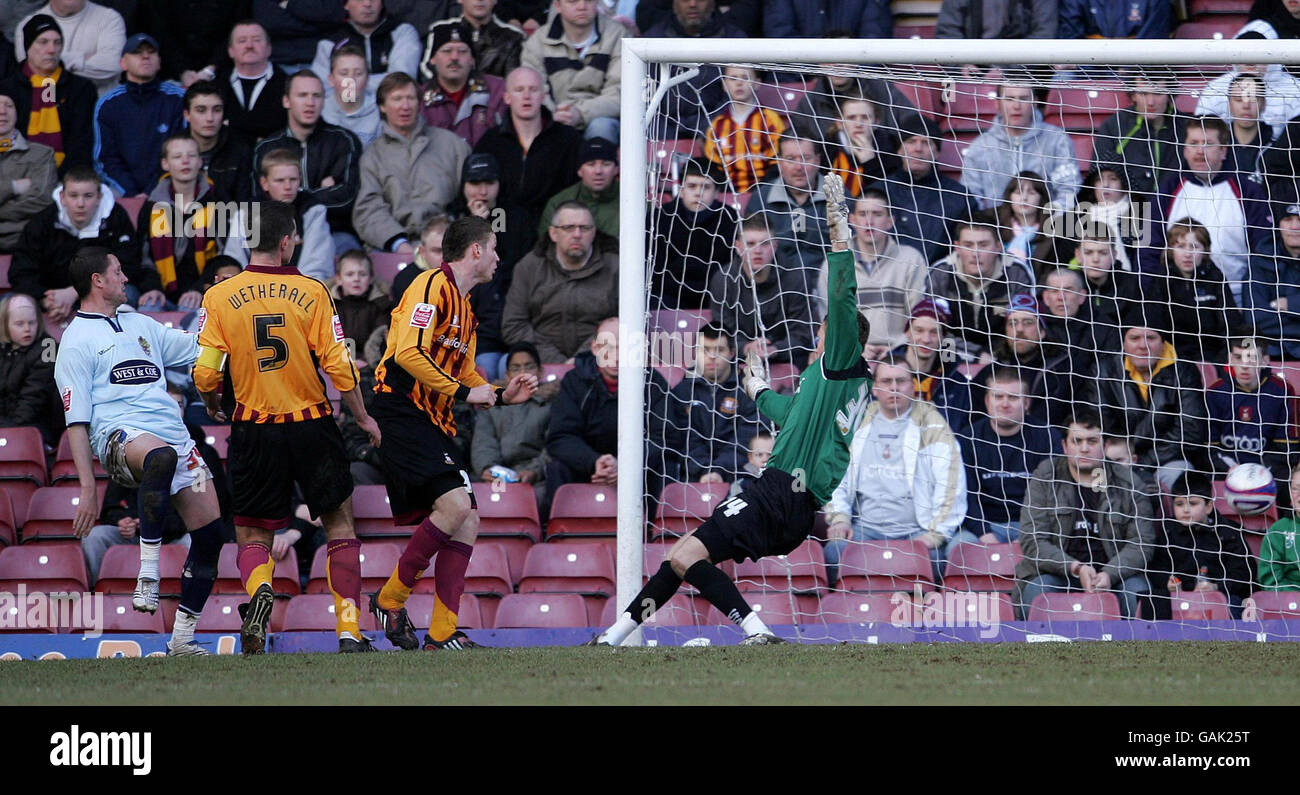 Dagengam & Redbridge's Mark Arber scores during the Coca-Cola League Two match at Valley Parade, Bradford. Stock Photo