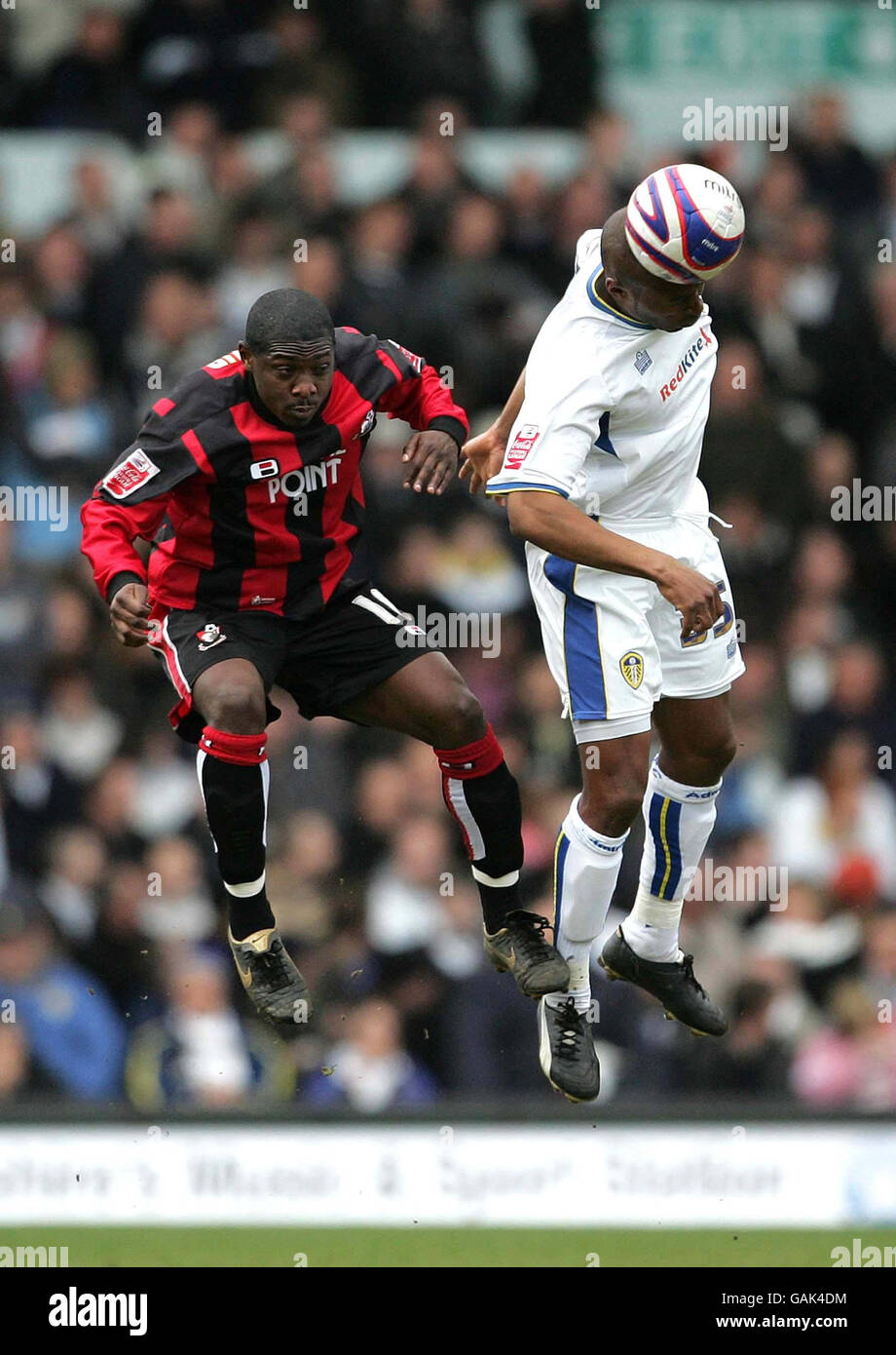 Leeds United's David Lucas and Bournemouth's Jo Kuffour battle for the ball during the Coca-Cola League One match at Elland Road, Leeds. Stock Photo