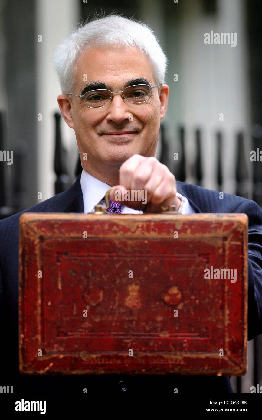 Chancellor Alistair Darling leaves 11 Downing Street, London, with his red Budget box prior to delivering his Budget speech from the despatch box in the House of Commons. Stock Photo