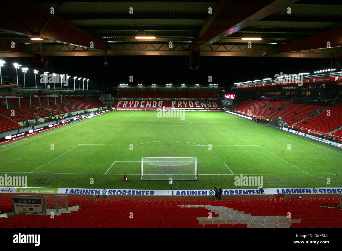 Soccer Uefa Cup Round Of 32 Sk Brann V Everton Brann Stadion Stock Photo Alamy