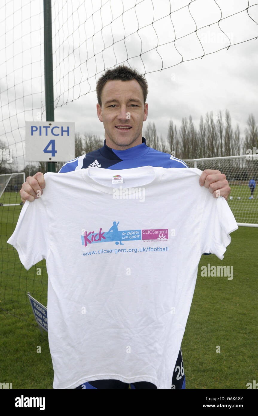 CLIC Sargent Chelsea FC. Chelsea's John Terry supporting Clic Sargent at Cobham Training ground. Stock Photo