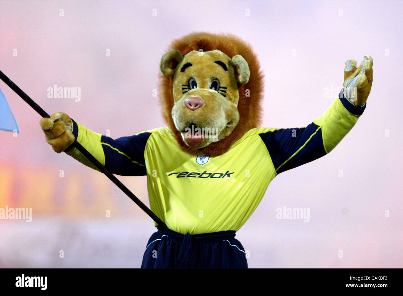 Soccer - FA Barclaycard Premiership - Bolton Wanderers v Everton. Lofty the Lion, Bolton Wanderers mascot Stock Photo