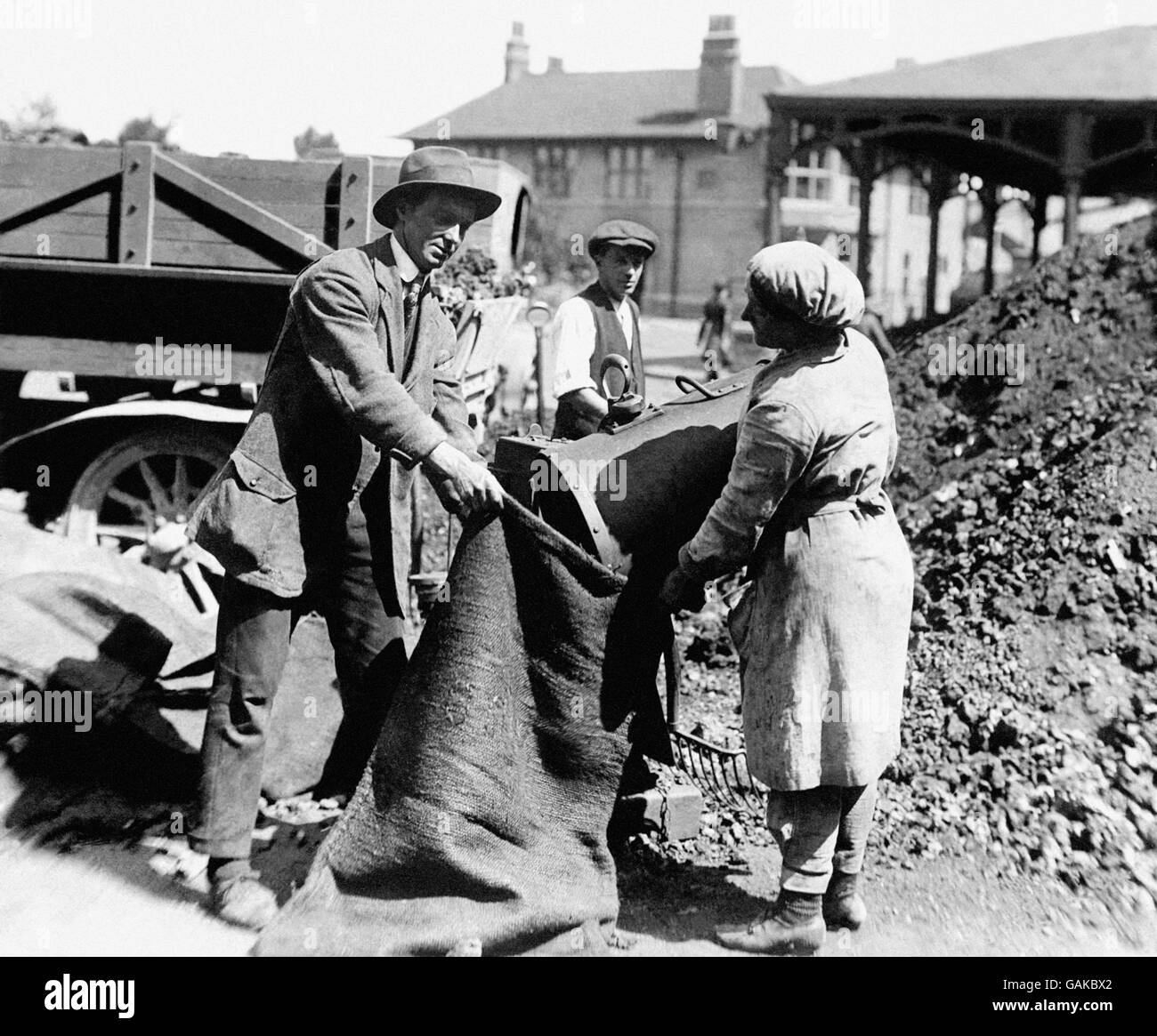 Woman Workers - First World War - Cambridge Gas Works - 1918 Stock Photo