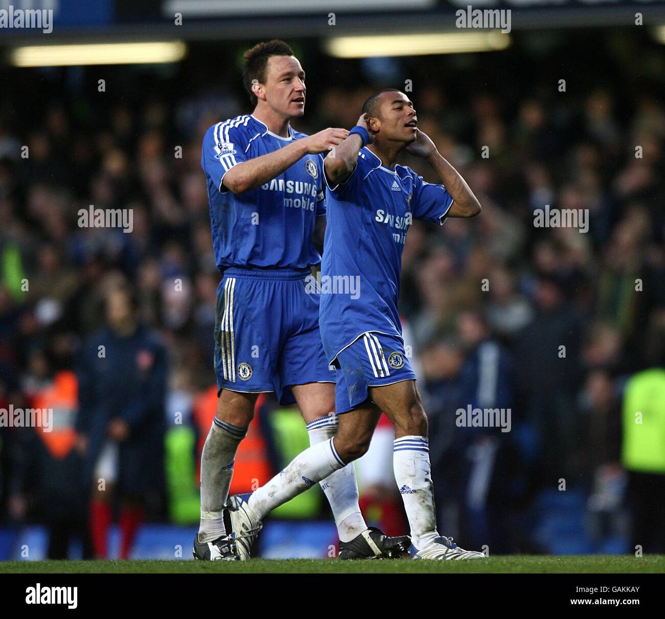 Ashley cole celebrate hi-res stock photography and images - Alamy